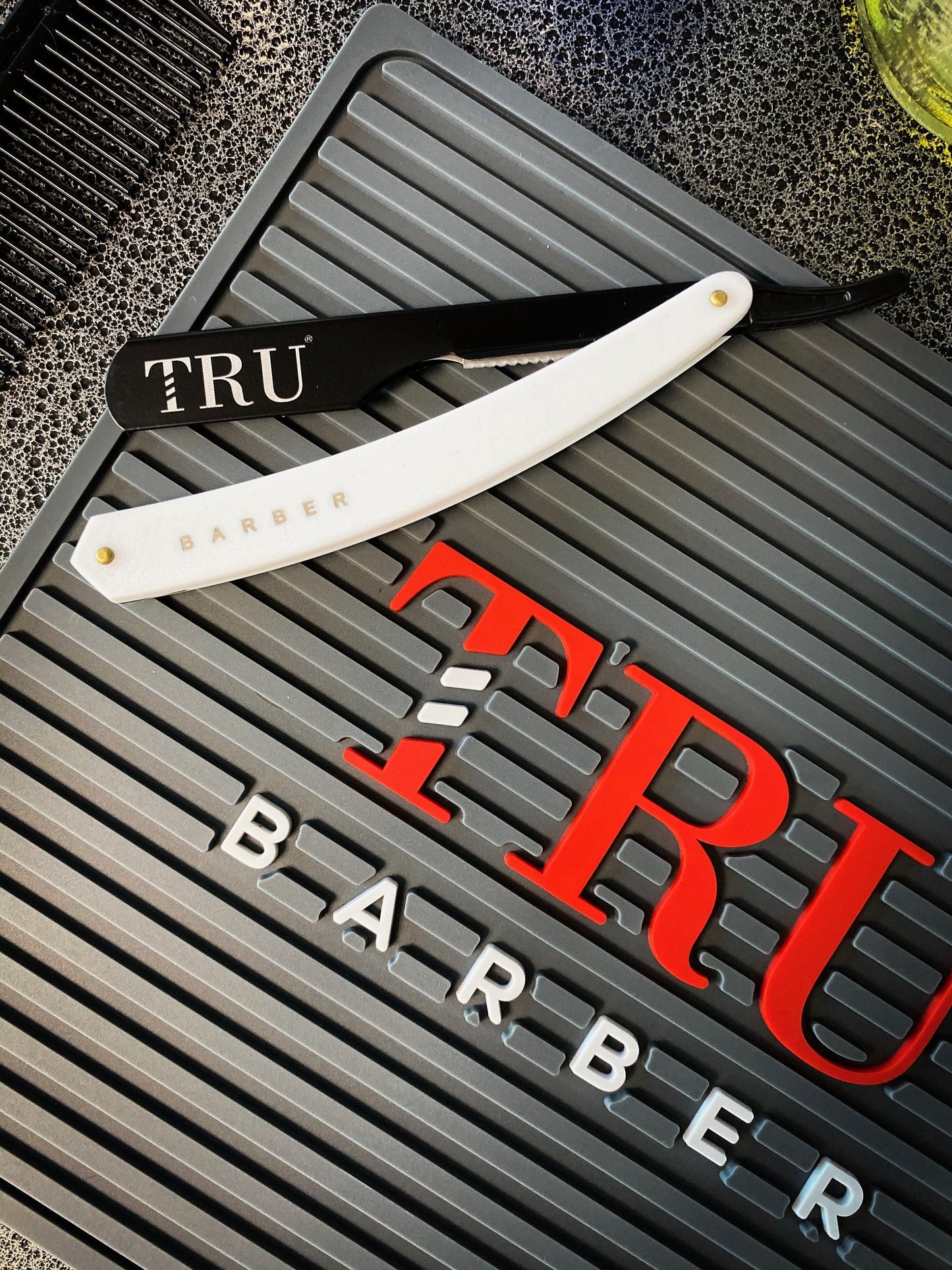 TRUBARBER RAZOR- WHITE/BLACK